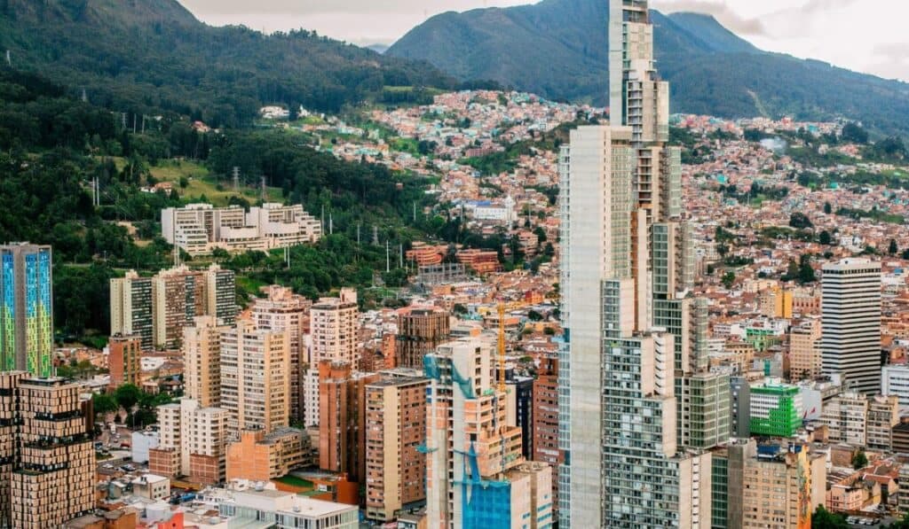 Resiliencia del sector inmobiliario en Colombia: cómo ha sostenido a los hogares en contextos económicos desafiantes